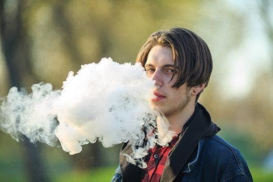 trực tiếp đá bóng hôm nay and should the government ban e cigarettes A surprising crossover of live football and vaping policy