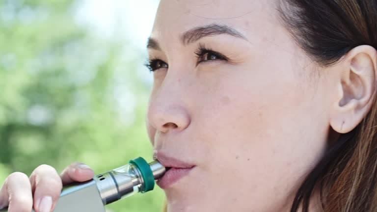 IBVape e-cigarette hands-on review and buying tips as e cig vs cigarette debate heats up